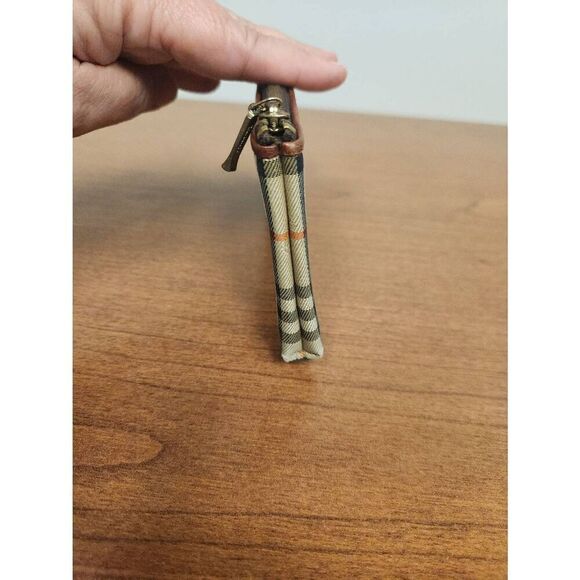 Burberrys VINTAGE Haymarket Check coin pouch. Slight ware on corners see picture - Picture 5 of 11